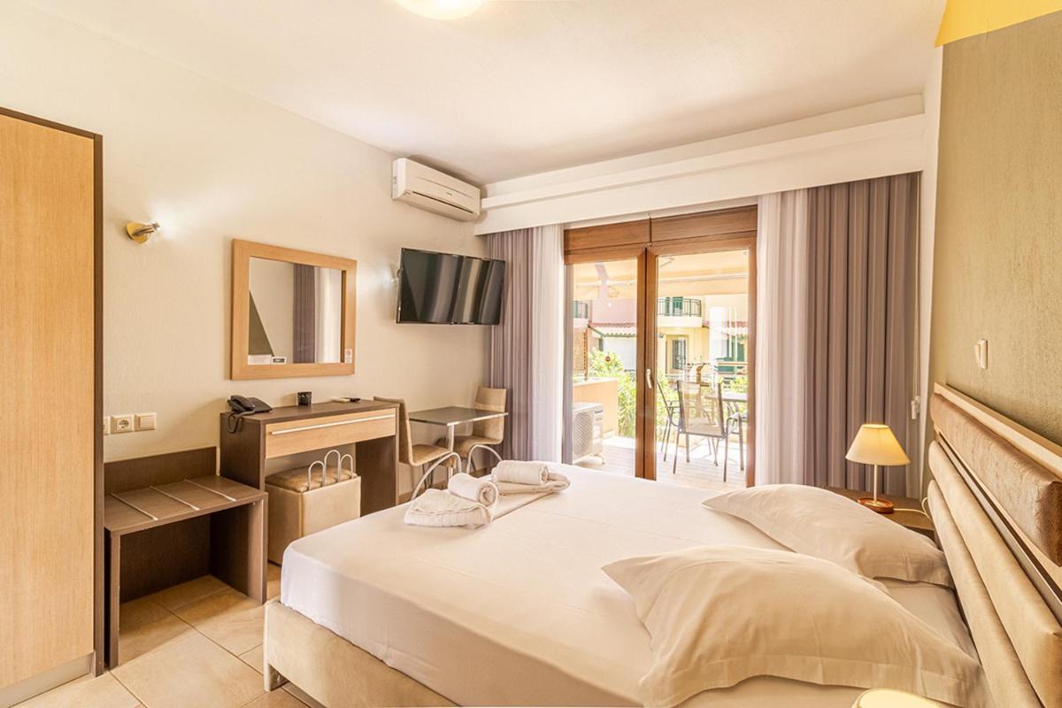 Dafni'S Seaside Luxury Studios Nikiti  Exterior photo