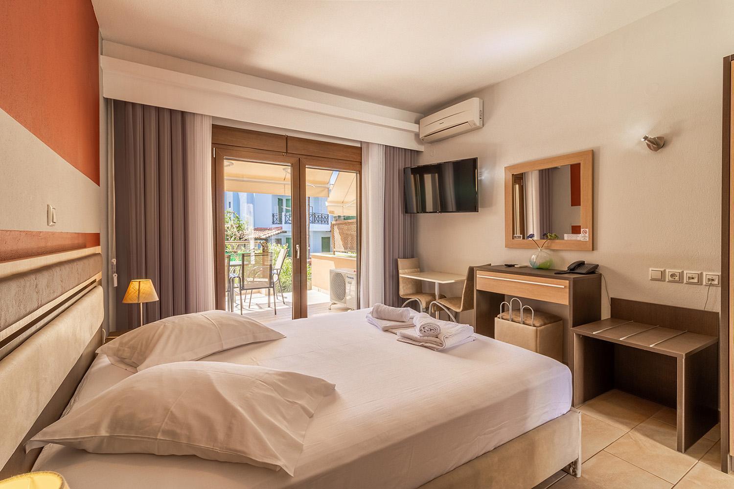 Dafni'S Seaside Luxury Studios Nikiti  Exterior photo